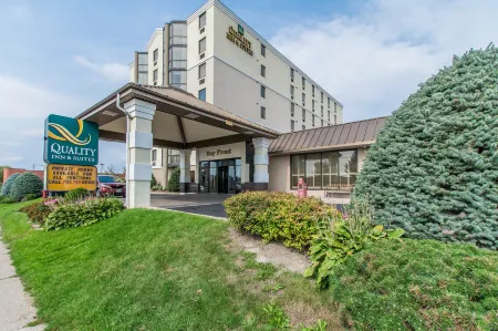 Quality Inn & Suites Bay Front