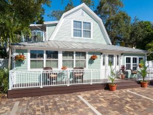 SeaGlass Inn Bed and Breakfast