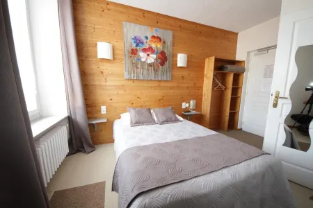 Hotel les Montagnards Отели в г. Монтлебон