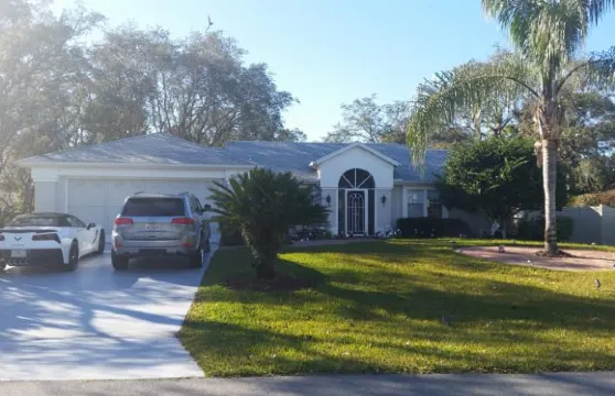 現代游泳池之家度假屋