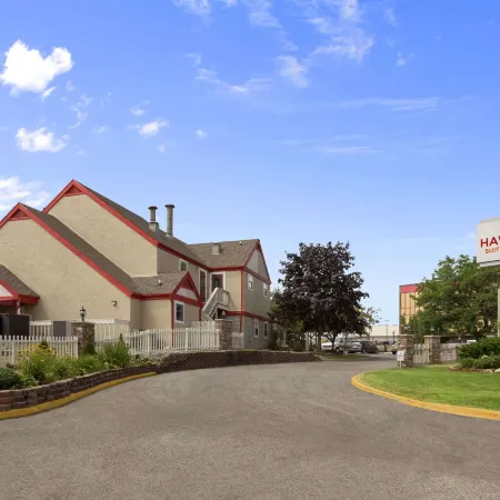 Affordable Suites of America Grand Rapids Отели рядом с достопримечательностью «Колледж Келвин»