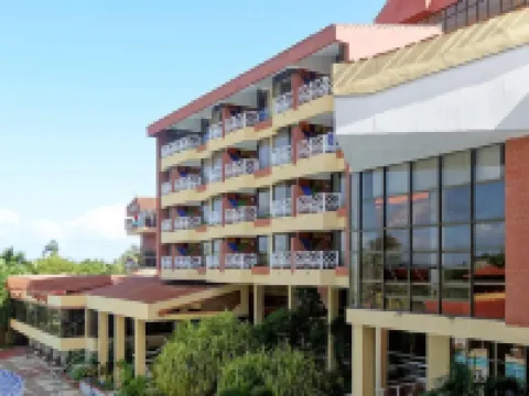 ビー ライブ エクスペリエンス トゥシュパン バラデロのホテル