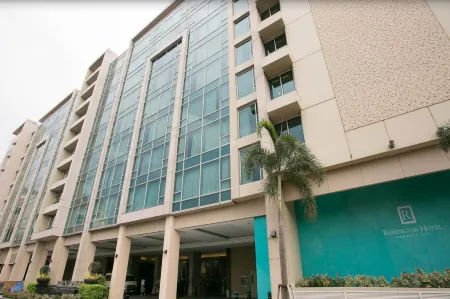 Holiday Inn Express Manila Newport World Resorts