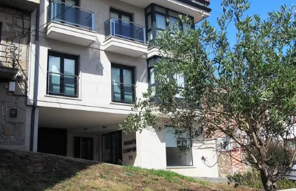 洛洛 - 4 客房酒店