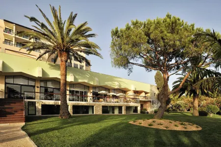 Pestana D. João II Beach & Golf Resort Отели в г. Алвор