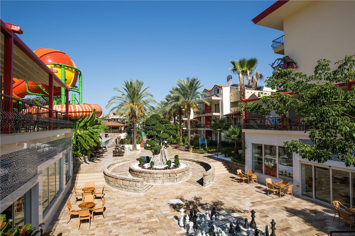 Crystal Aura Beach Resort & Spa – All Inclusive