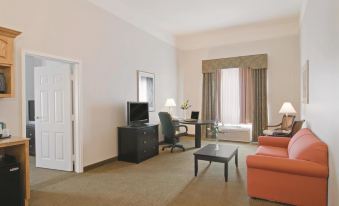 La Quinta Inn & Suites by Wyndham Deer Park