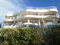 La Mer Apartments