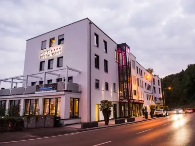 Restaurant Steinernes Schweinchen Hotels in der Nähe von Hoof von oben
