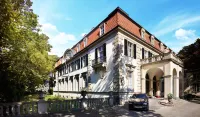 Schlosshotel Berlin Hotels near Protestant community Kladow