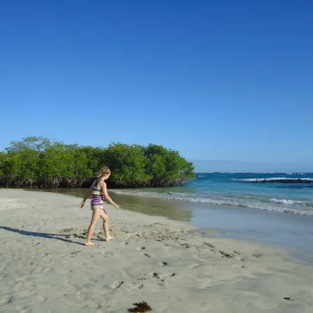 Cartago Bay