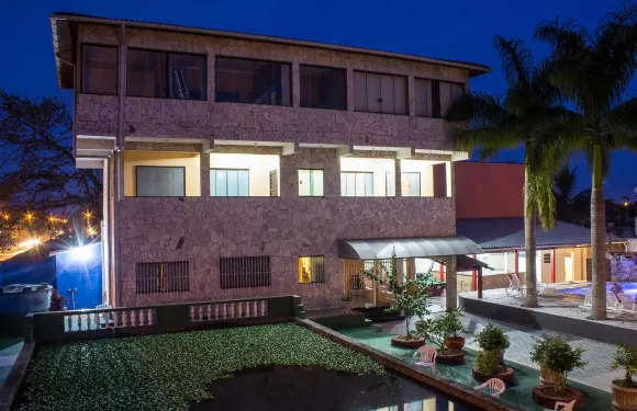 雷斯克公園酒店