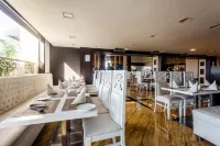 Golden Chariot Vasai - Hotel and Spa - breakfast