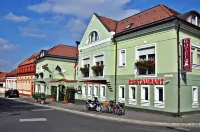 Hotel Villa Classica - 駐車場
