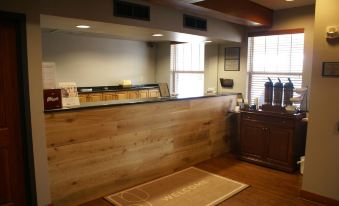 Country Inn & Suites by Radisson, Lansing, MI