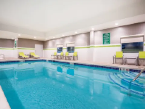 La Quinta Inn & Suites by Wyndham Clifton Park/Saratoga Area Hotels in Halfmoon