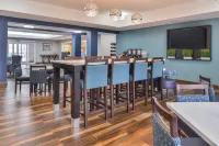 La Quinta Inn & Suites by Wyndham Atlanta South - Newnan Hotels in Newnan
