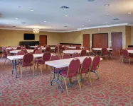 Quality Suites Near Cedar Creek Lake
