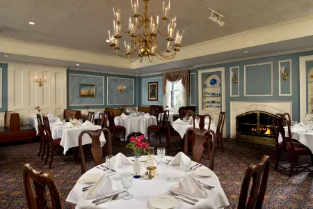 Dan'l Webster Inn and Spa Отели в г. Сандуич