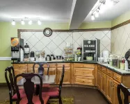Quality Inn Greenwood Hwy 25 - sarapan
