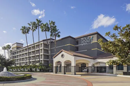 Four Points by Sheraton Anaheim Отели рядом с достопримечательностью «Rte 66»