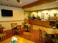Comfort Inn & Suites North Little Rock JFK Blvd - breakfast