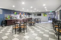 Rodeway Inn & Suites