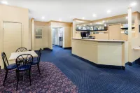 Super 8 by Wyndham Thunder Bay