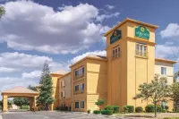 La Quinta Inn & Suites by Wyndham Bakersfield North فنادق في بيكرسفيلد