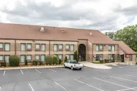 Econo Lodge & Suites Southern Pines Hotel di Southern Pines