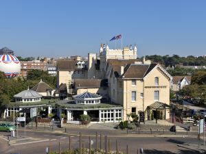 Royal Exeter Hotel