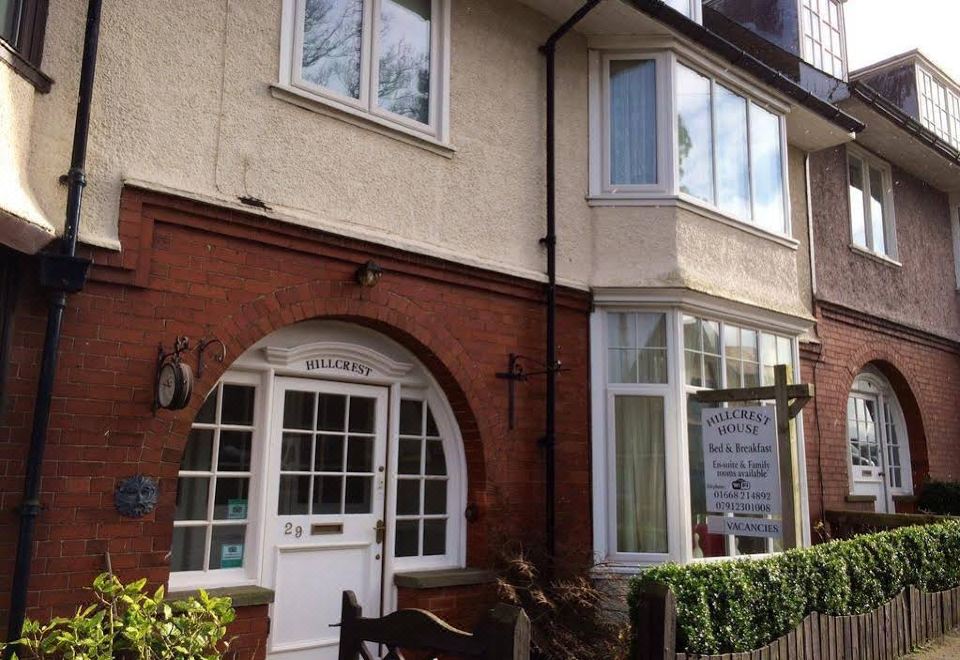 Hillcrest House Bed & Breakfast