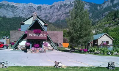 Twin Peaks Lodge & Hot Springs Hotels in Ouray
