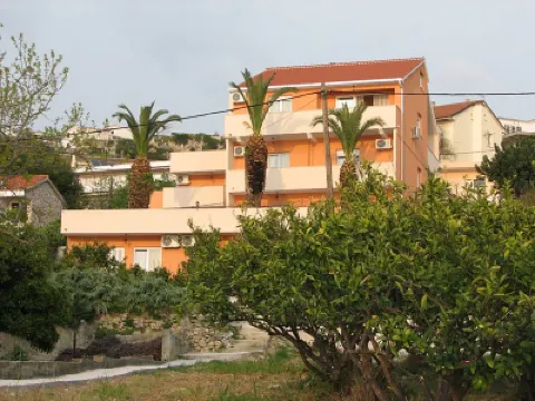Villa Luketa Hotels in 