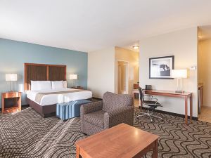 La Quinta Inn & Suites by Wyndham Mathis