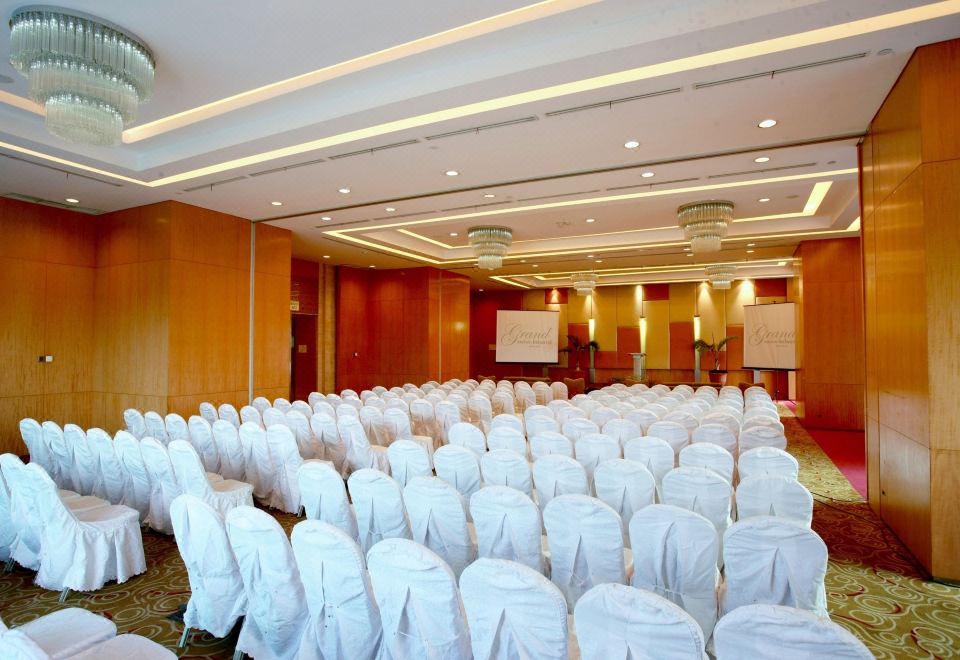 캠브릿지 호텔 메단 객실