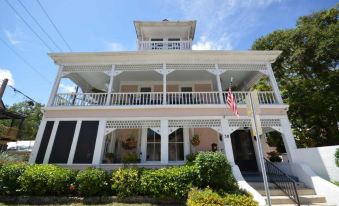 The Kenwood Inn Bed and Breakfast