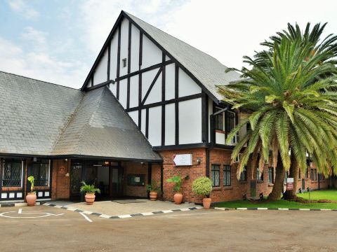 Cresta Churchill Hotel