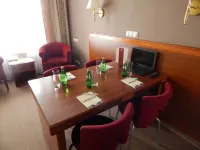 Oktyabrskaya Hotel