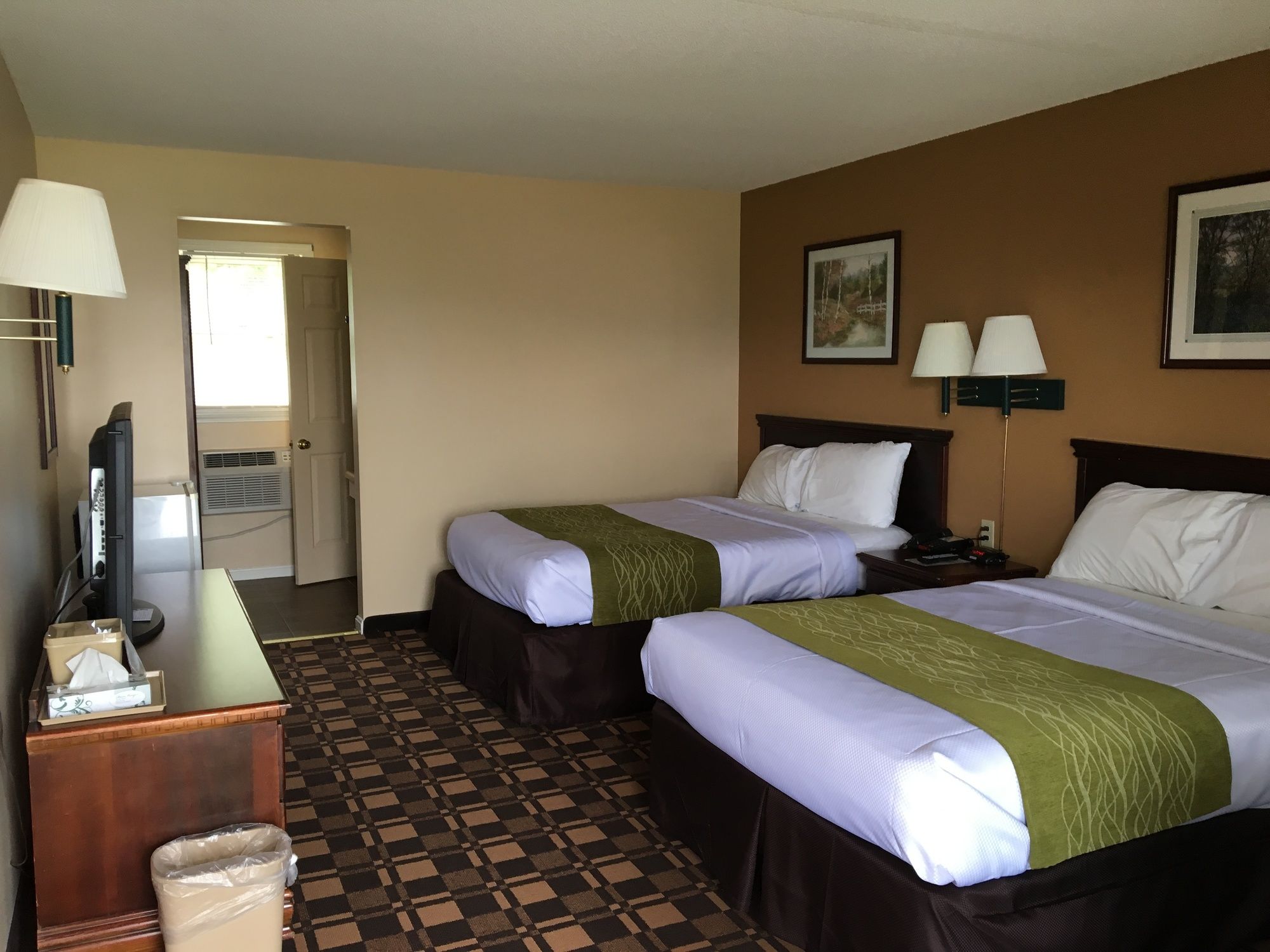 Cabot Inn & Suites