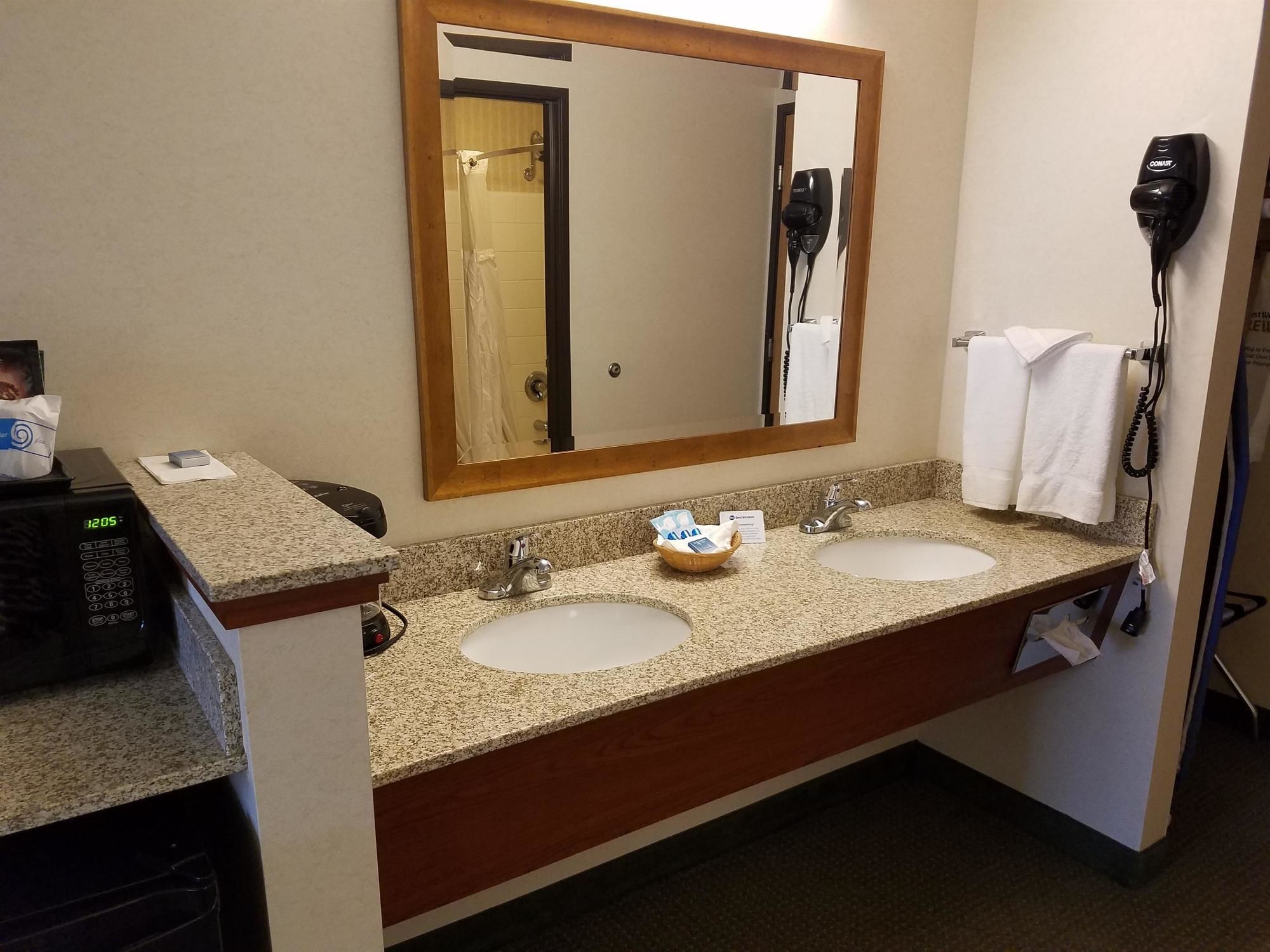 Best Western Oak Meadows Inn