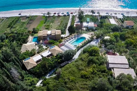 F Zeen Kefalonia