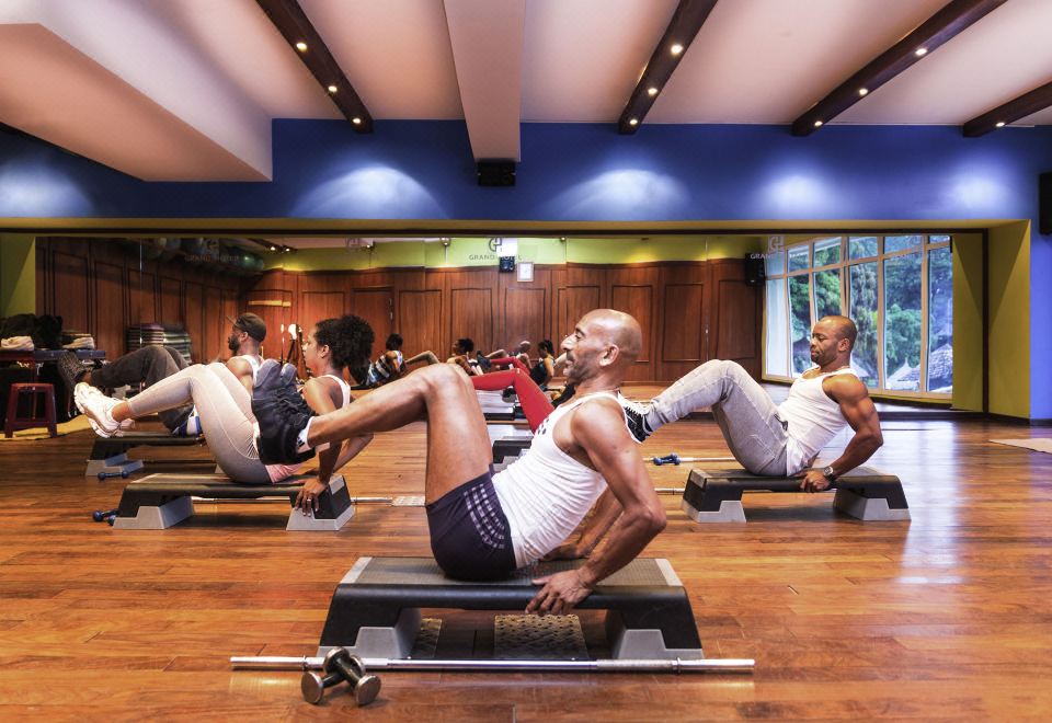 3. 풀먼 킨샤사 그..