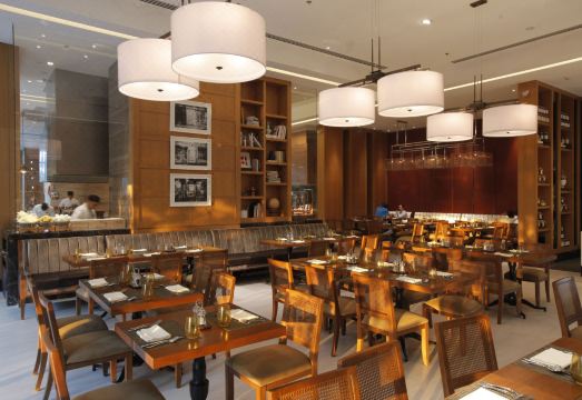 샹그릴라 더 포트, 마닐라