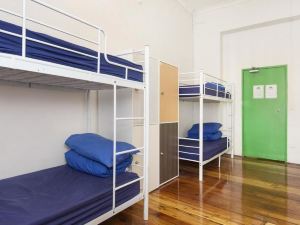 Summer House Backpackers Brisbane