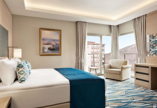 1. 라마다 바이 윈..