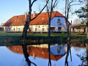 Uksik Ruutel Hotel