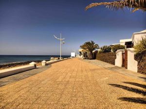 Canaryislandshost l Blue Ocean Apartment in Lanzarote