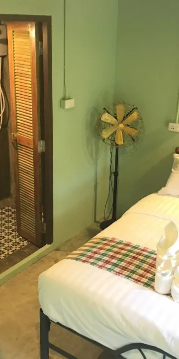 ห้องดีลักซ์พร้อมฝักบัว(เตียงใหญ่)