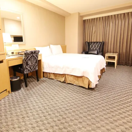 Grand Earl Hotel